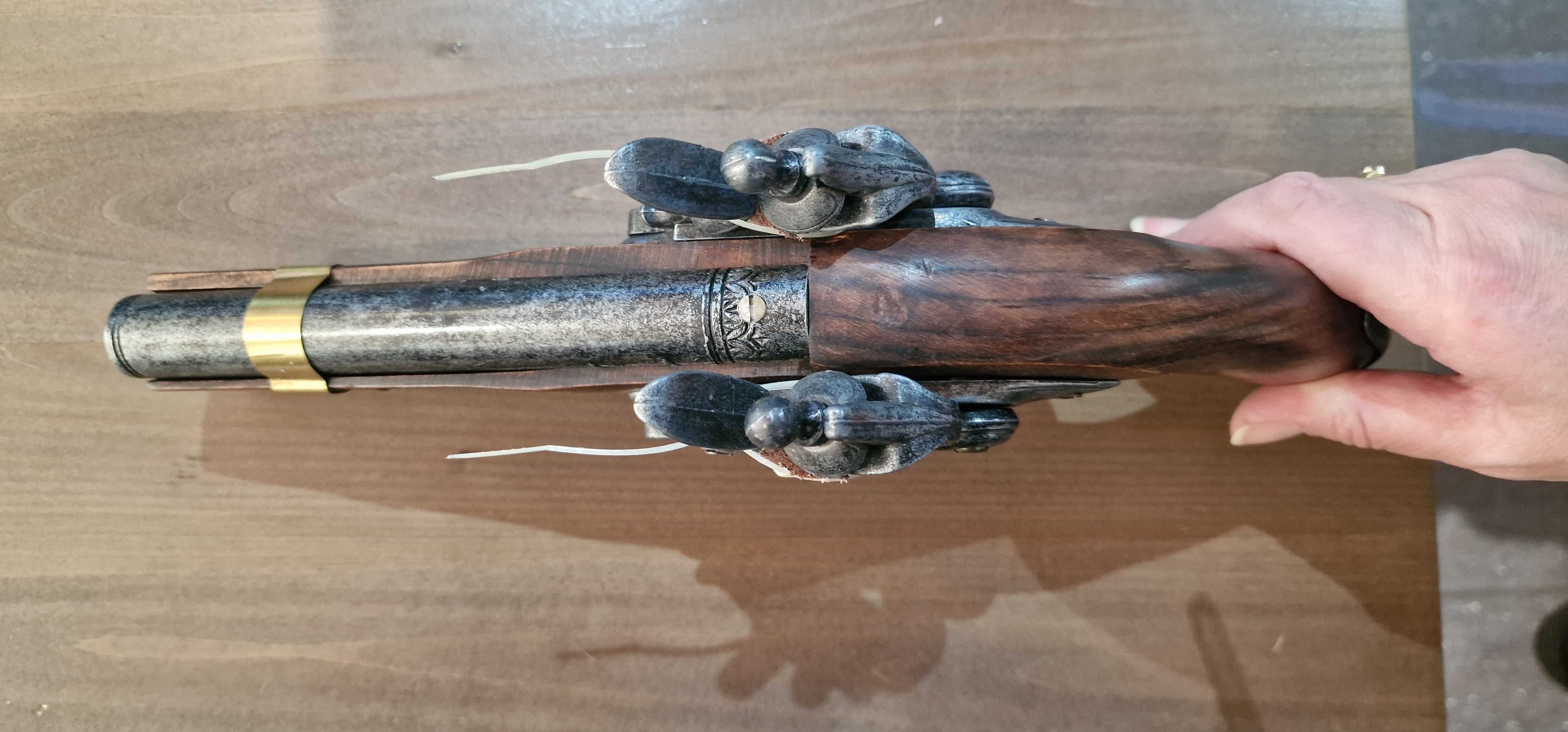 Английски кремъклиев двуцевен пистолет от 18 век  james barbar