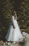 Rochie de mireasă 2025 din organza cu bolero din dantelă detașabil
