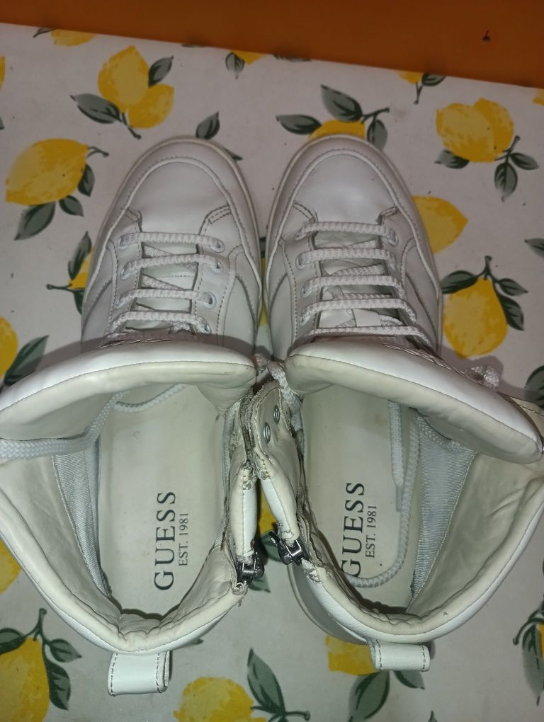 Guess кожени N 42 - 27 лв