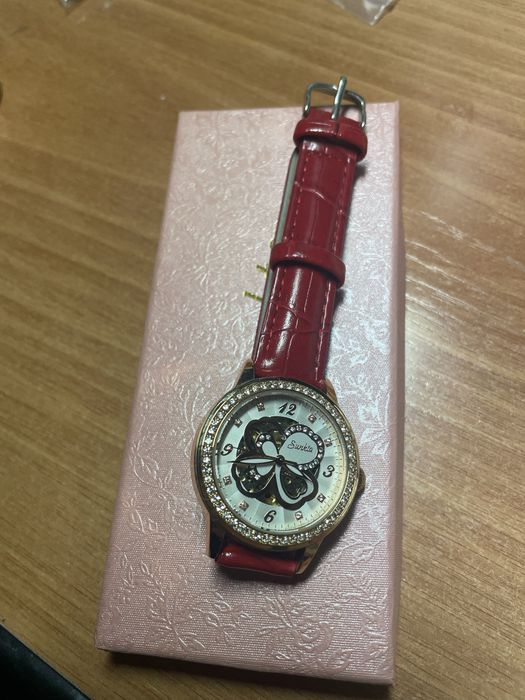 Часы sunkta с красным ремешком