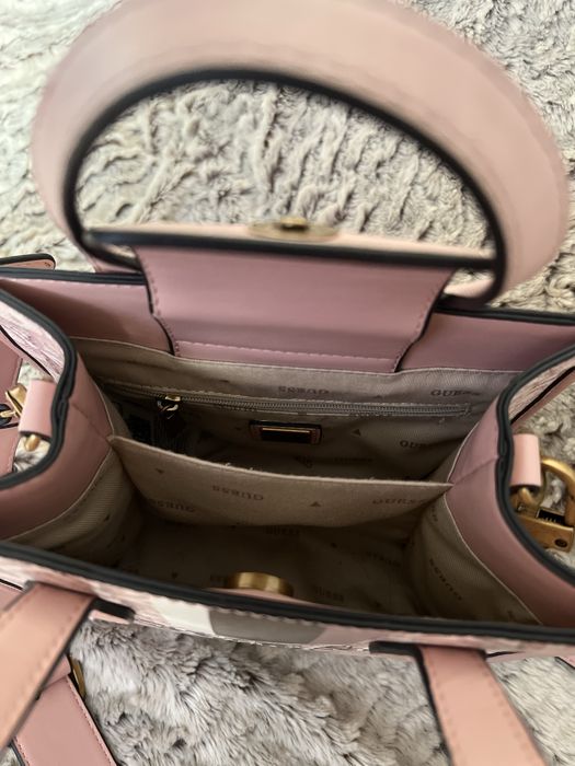 Guess дамска оригинална чанта