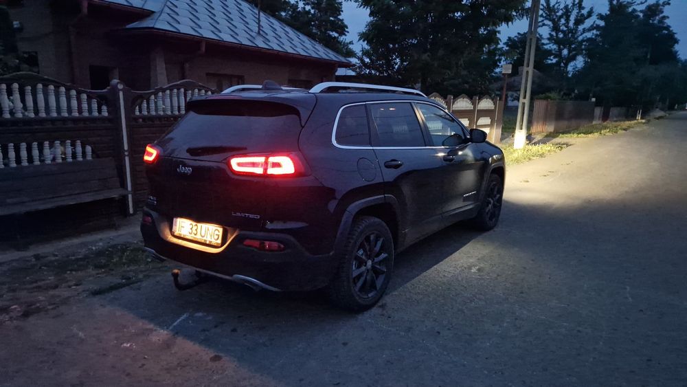 Jeep Cherokee - 164000 km, Cp 170. Automată 4×4 ultimul preț 10700