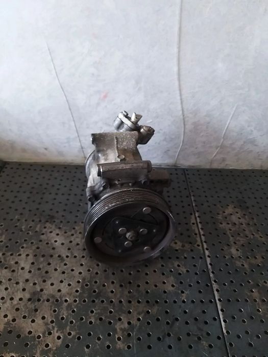 Compresor clima ac 1.5 dci renault clio 3 8200953359a