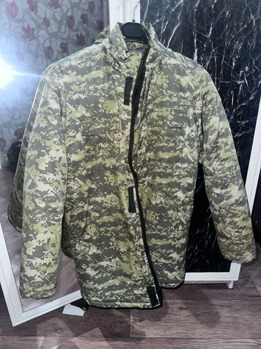 Продаи бушлат 44 размер.