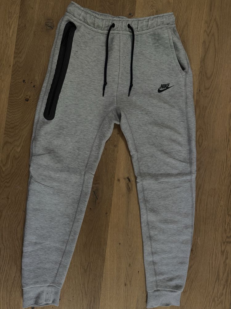 Nike tech fleece