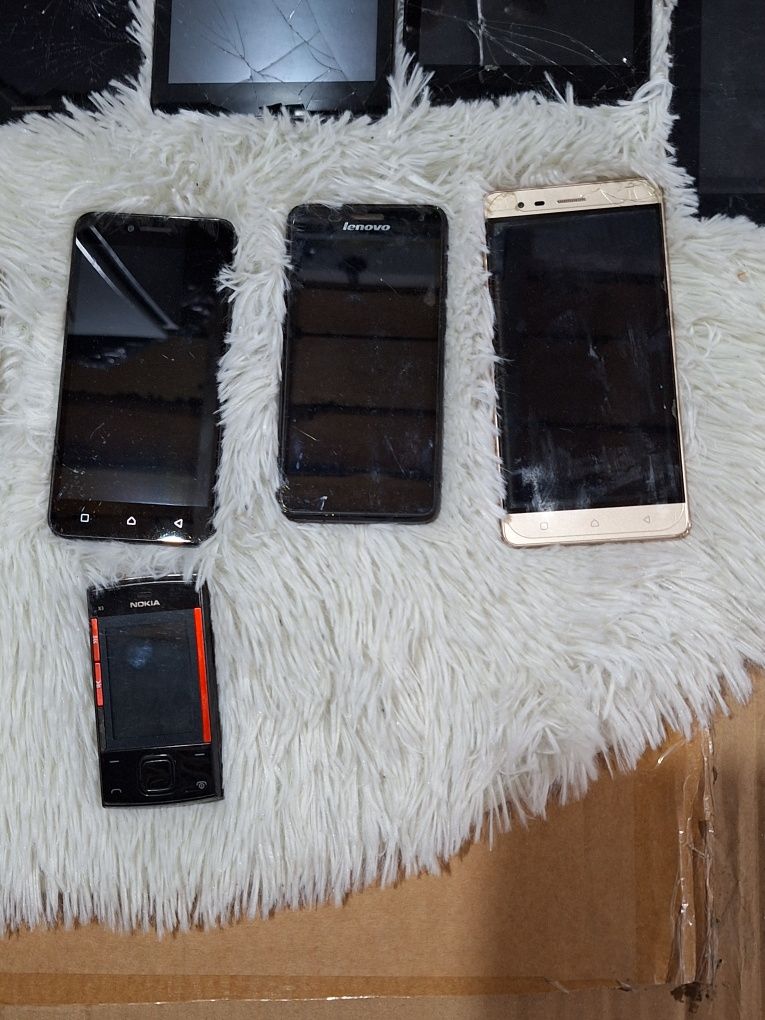 Таблети и телефони