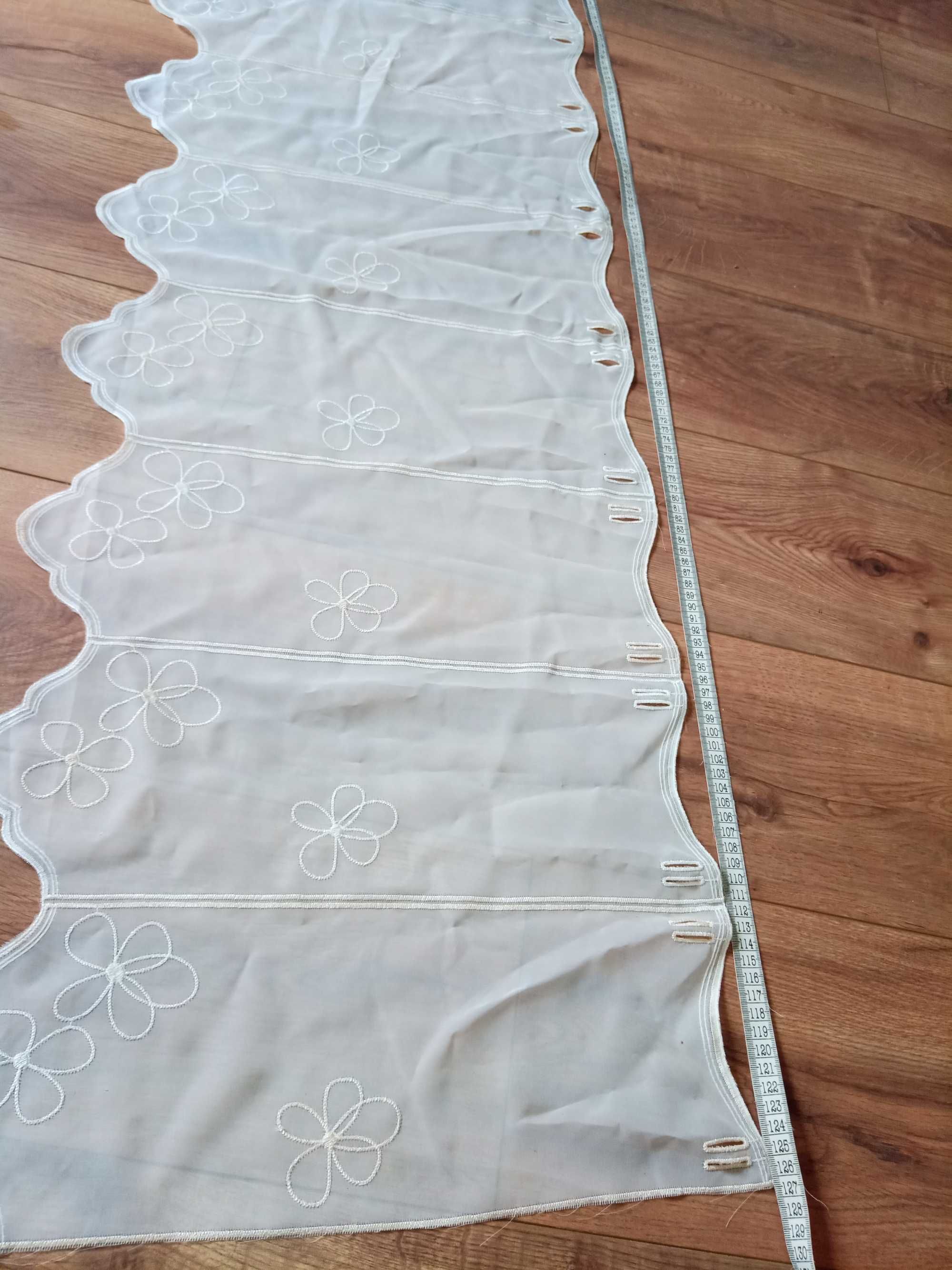 11пердета 46/130 заедно с кукички за закачане към прозореца ,тръба