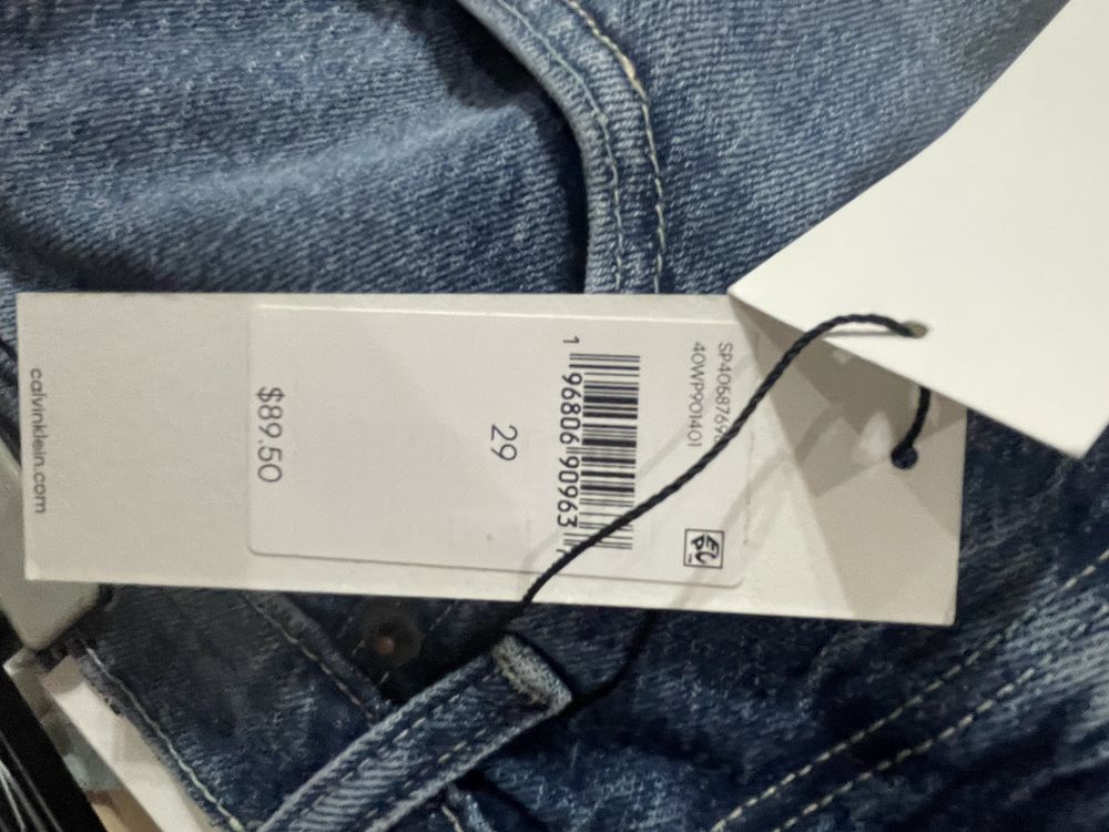 Дънки на Calvin Klein