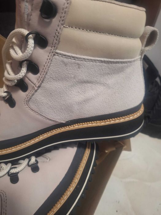 НОВИ Боти TOMS, с етикет