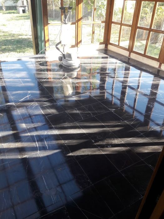 Шлайфане и полиране на твърди настилки