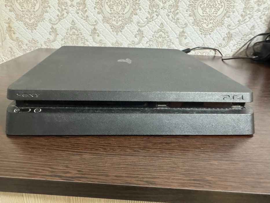 Игровая приставка Sony Playstation 4 Slim