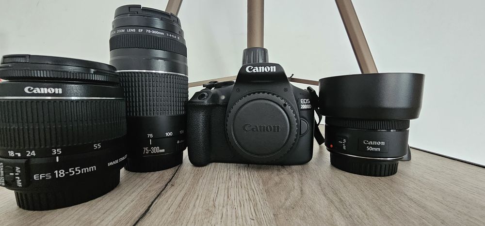 Vând apart foto video Canon 2000d