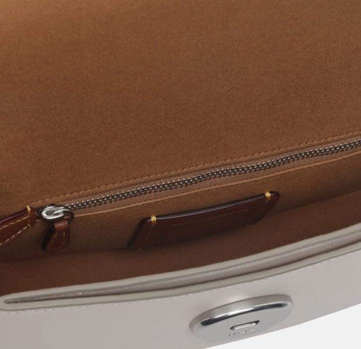 Елегантна дамска чанта от естествена кожа Coach