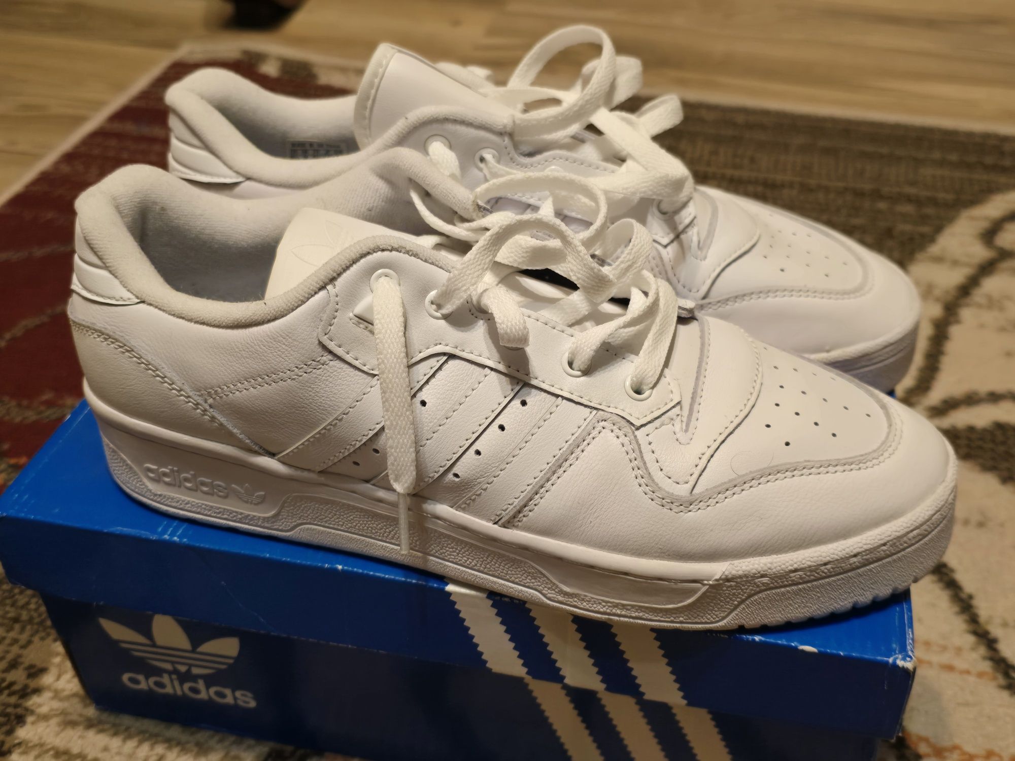 Adidasi Adidas Originals Rivalry Low,White!