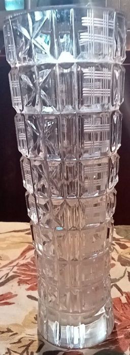 Продам вазу хрустальную.