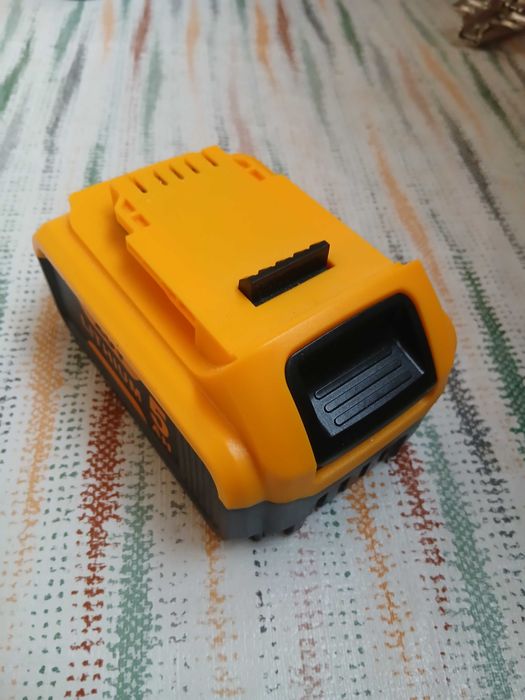 Батерия DeWalt XR 20V, 5000mAh, черна