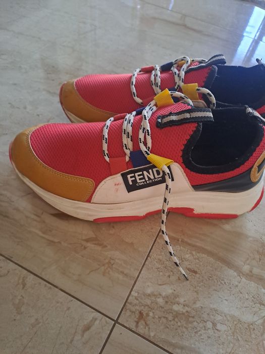 Adidasi Fendi mărime 38