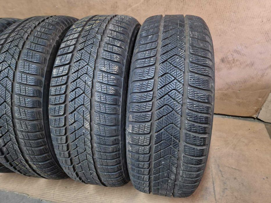 4 Pirelli R18 225/50
зимни гуми Runflat 
DOT3820