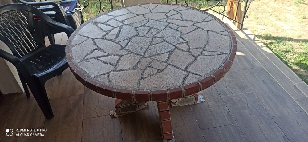 Градинска маса...