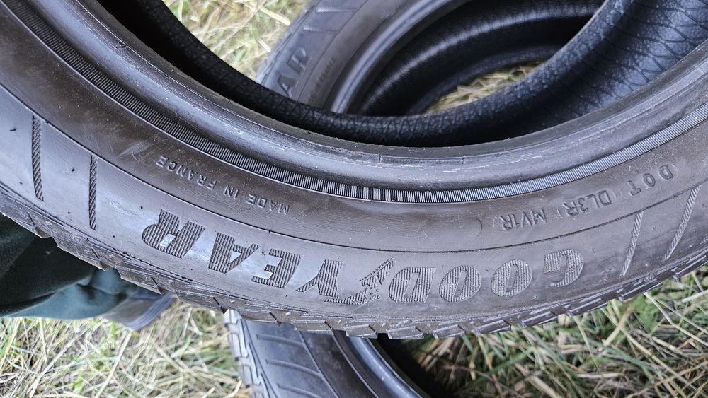 2бр гуми 215 55 17 гуд йър