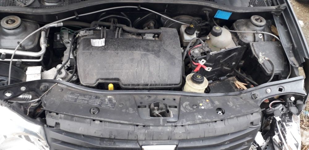 Врати дачия сандеро,капаци и всякакви други части