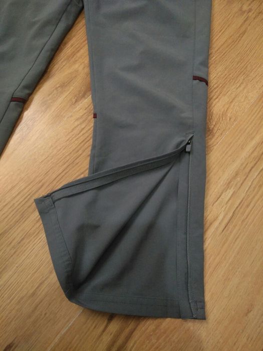 Pantaloni Under Armour ColdGear Southampton FC mărimea 10-12 ani