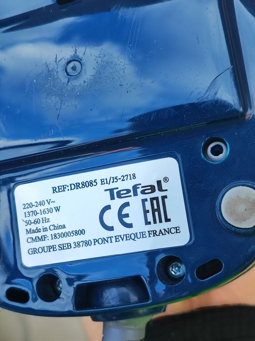 Fier de calcat vertical cu abur Tefal