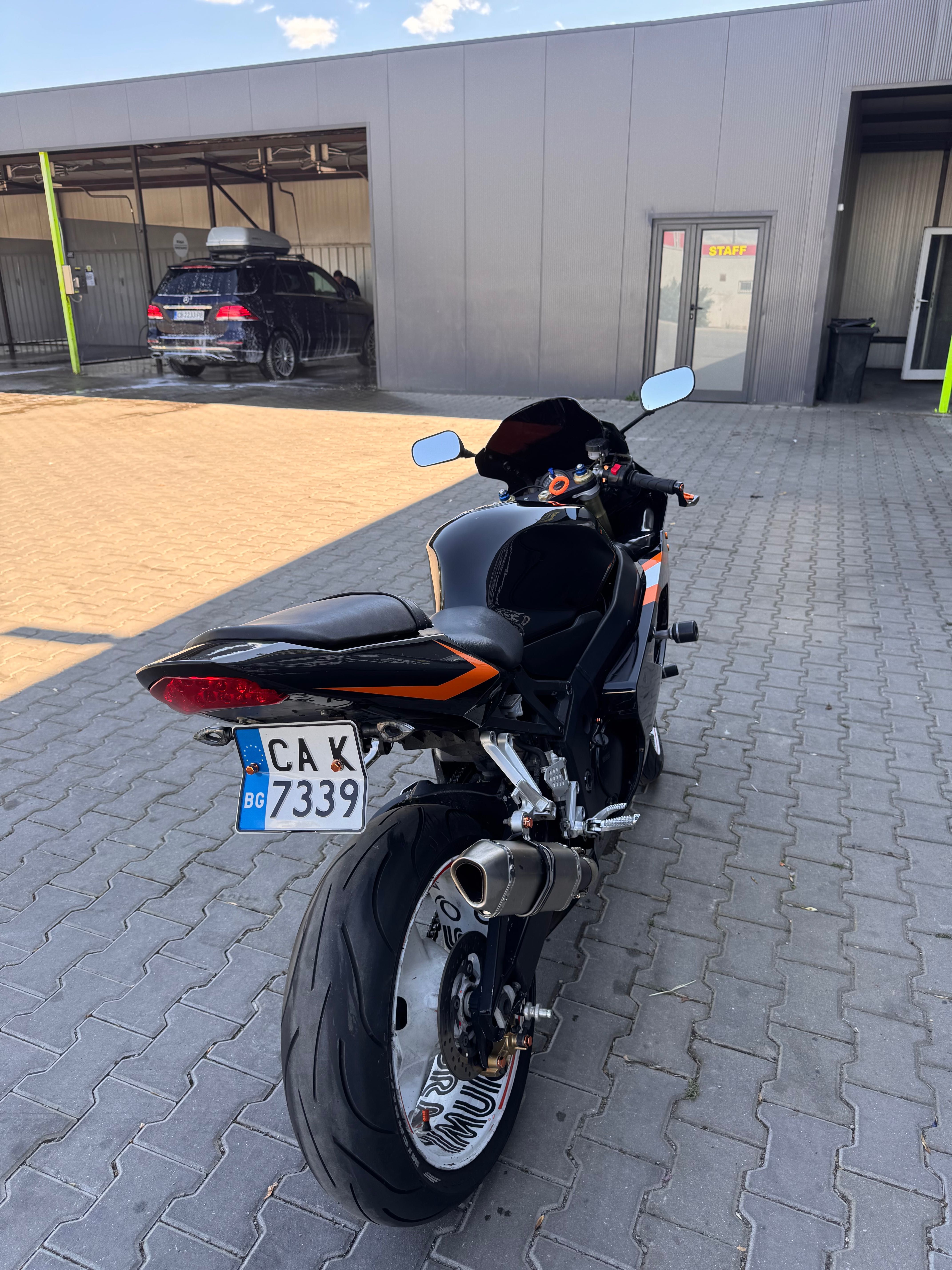 Продавам Suzuki GSX-R 600