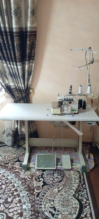 Tikuv moshinalari sotiladi.JUITA VA ZOJE holati yahshi ishlab turgan m