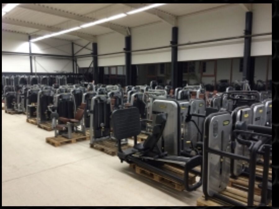 Depozit aparate fitness technogym element line
