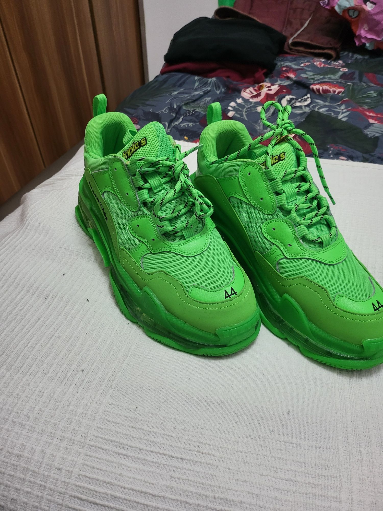 Balenciaga 44 ca și noi oferta