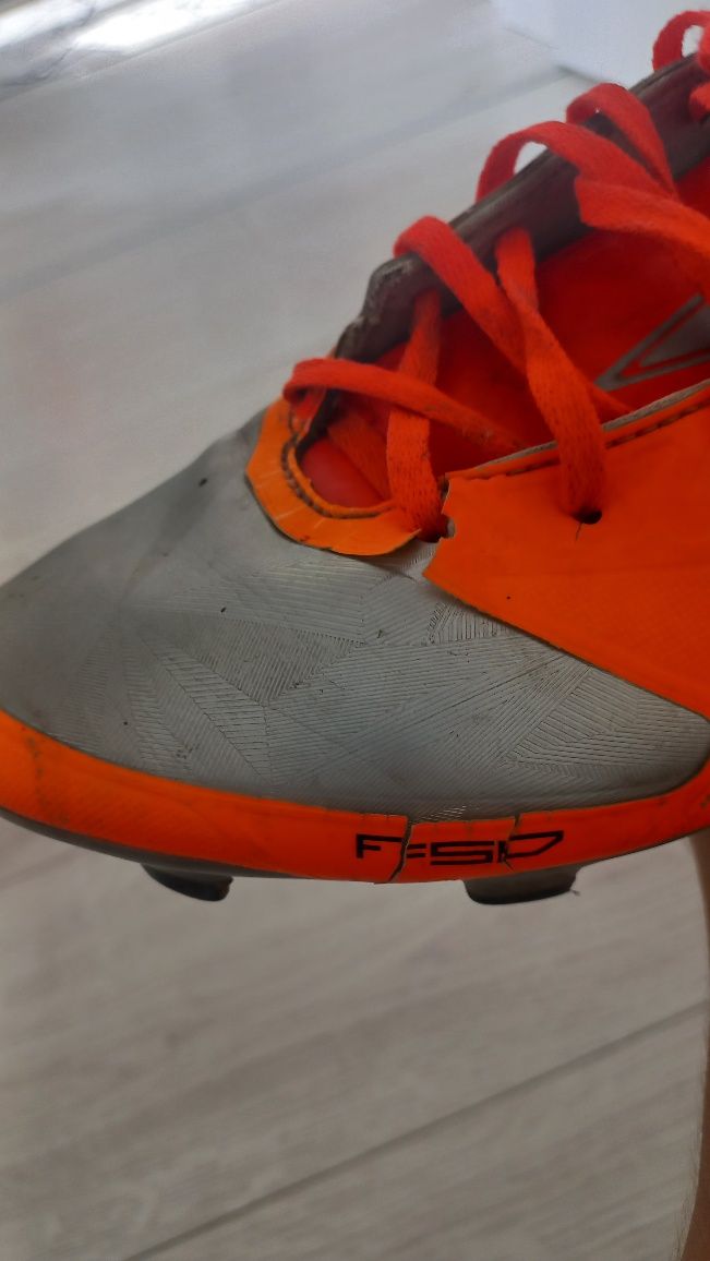 Футболни бутонки Adidas F50 Adizero - с забележки