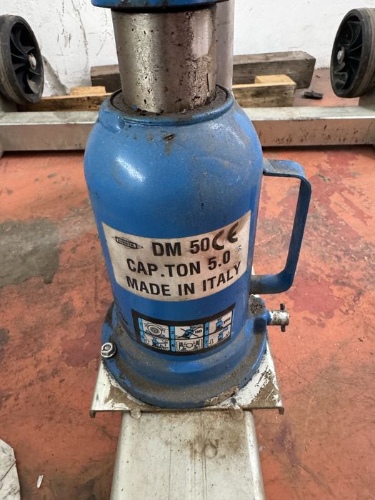 Професионална стойка за макара