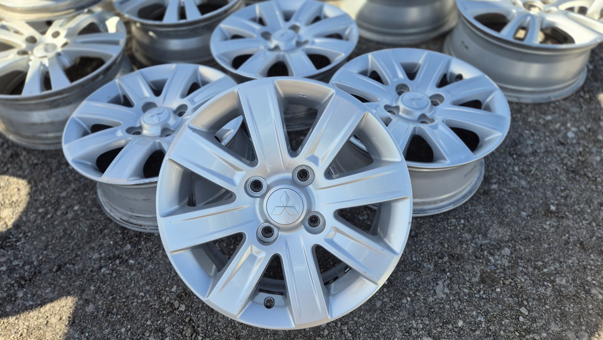 Оригинални джанти Митсубиши 4/114.3 Mitsubishi Colt 4x114.3