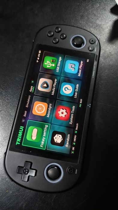 Consola portabila Trimui Smart pro cu jocuri