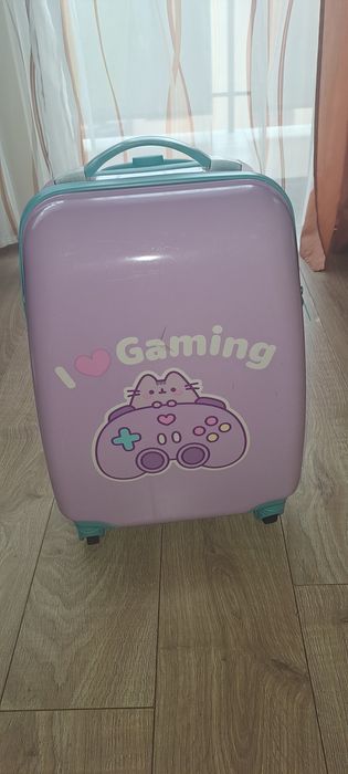 Troler fete, cu folie de protectie