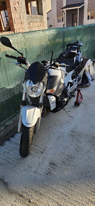SUZUKI GSR 600 2007