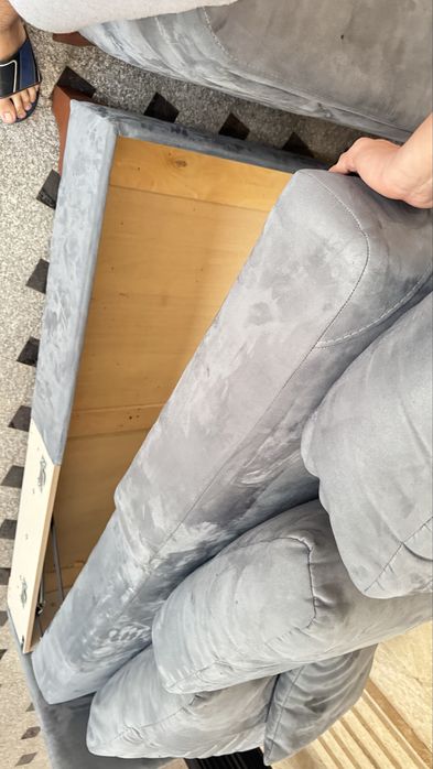 Угловой диван продается( подушки в подарок)