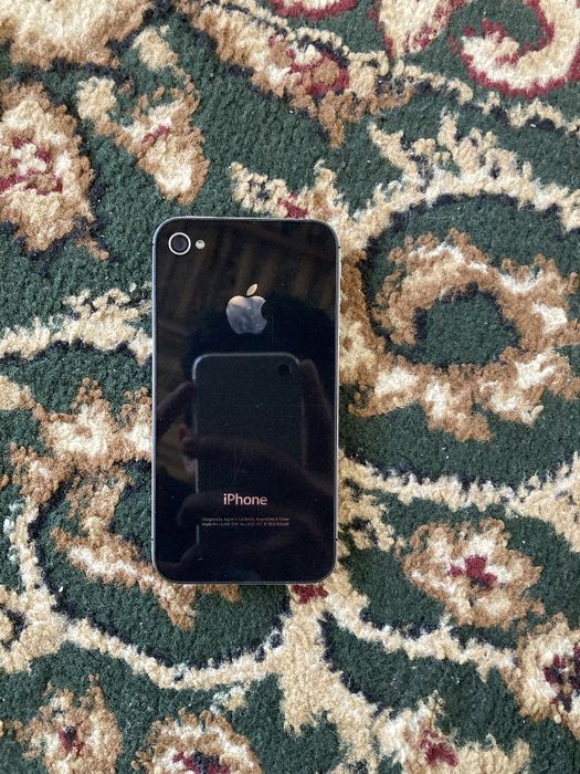 Iphone 4s в идеальном состоянии торг есть