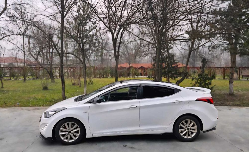 Hyundai Elantra Unicat / Km reali 2014 Highway