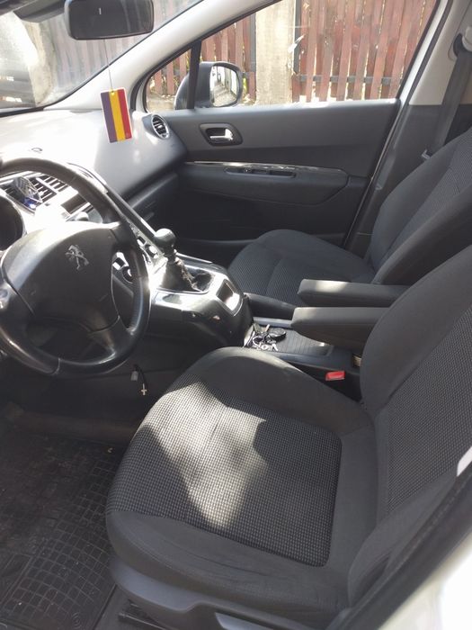 Vând Peugeot 5008 . 2015 motor 1.6 diesel