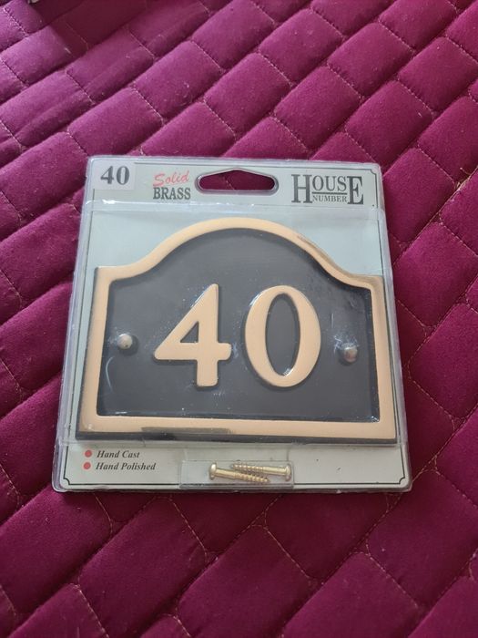 Număr de casă cu numărul 40