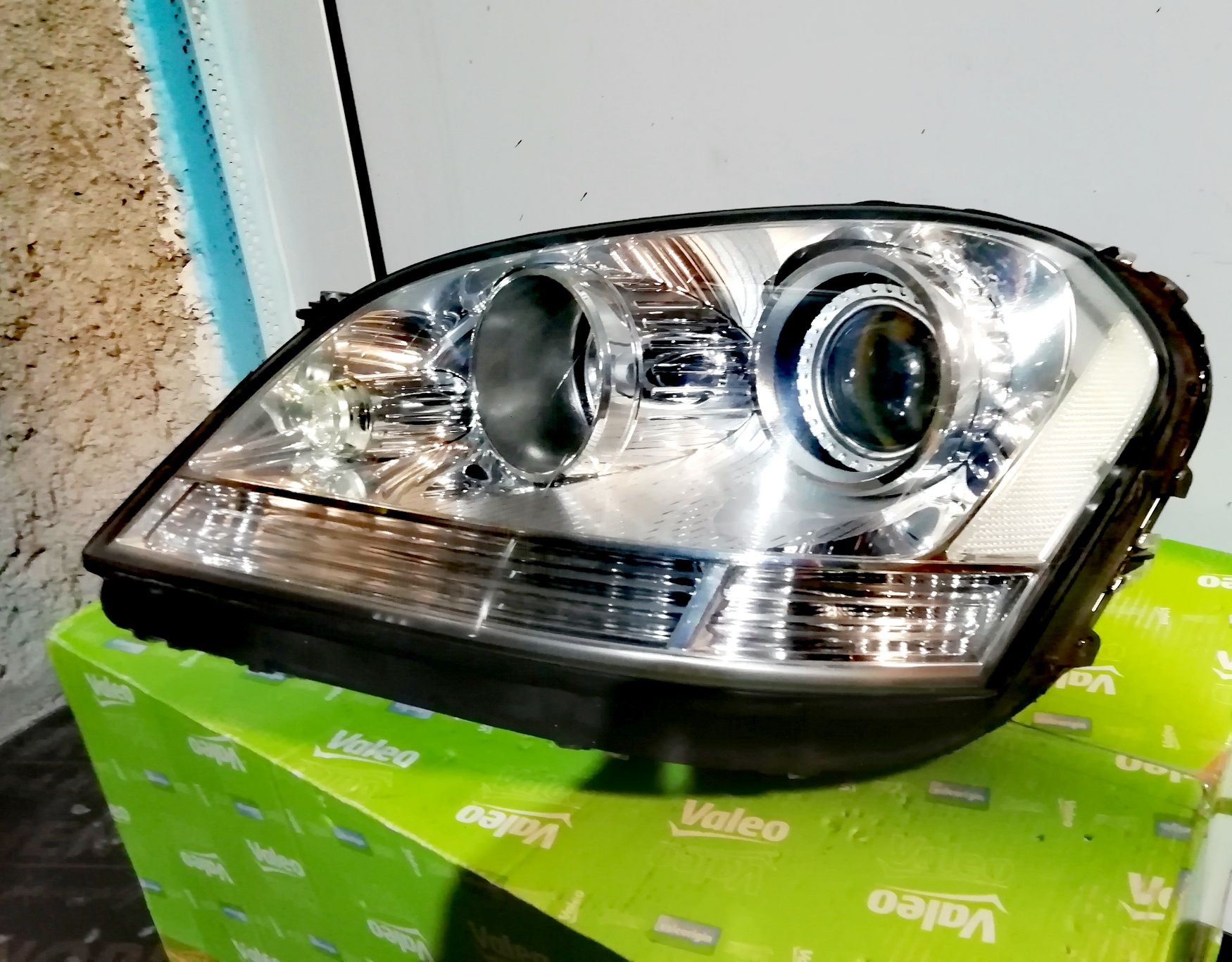 Фар фарове за Mercedes ML W164 / Мерцедес МЛ W164 Bi-Xenon AFS.