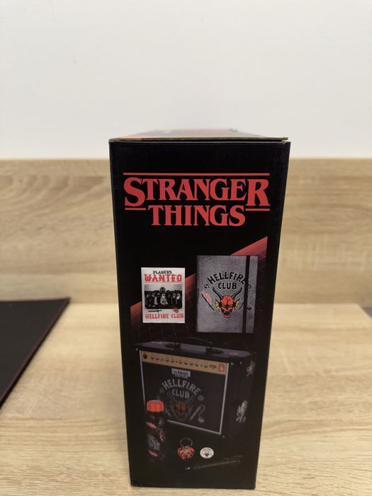 Set cadou Netflix Stranger Things - Hellfire Club