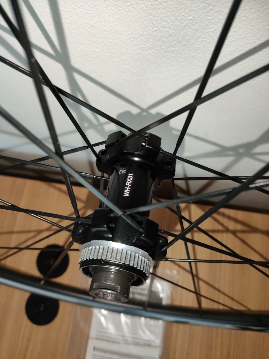 Roata fata gravel / ax 12x100 cursiera Shimano roata este noua