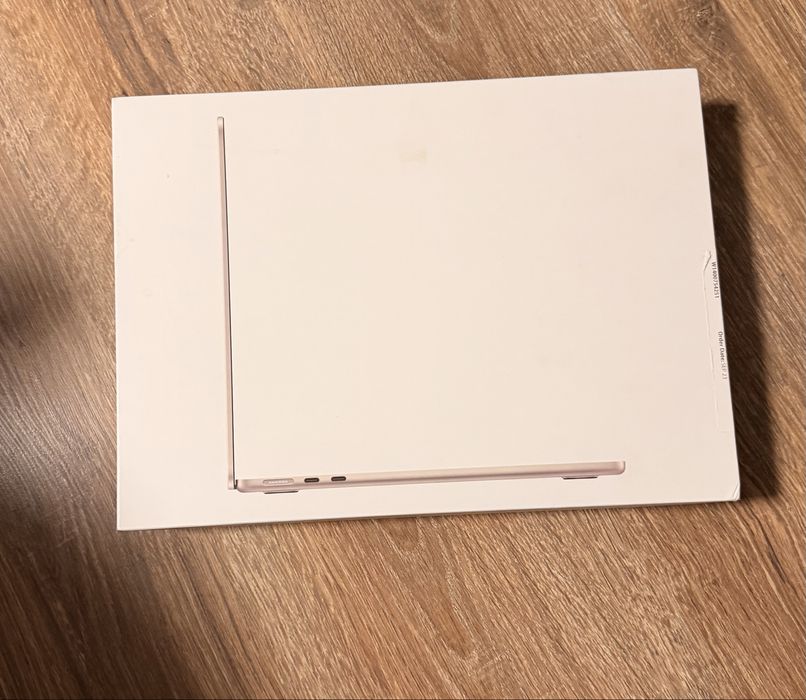13 Macbook air chip M4