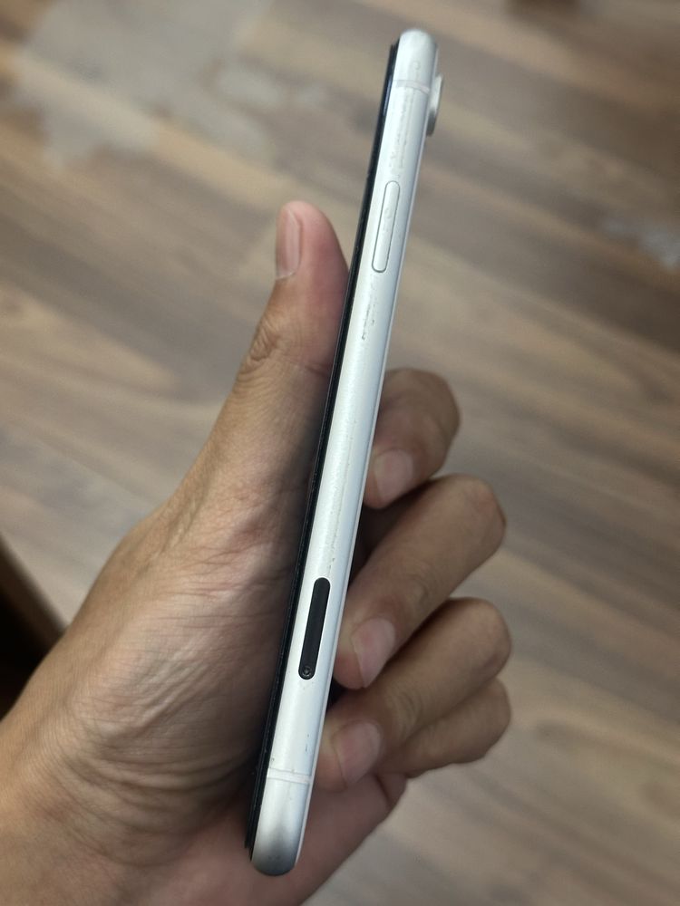 Iphone XR 128GB WHITE