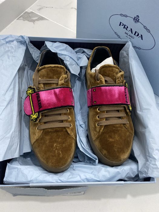 Оригинални обувки Prada