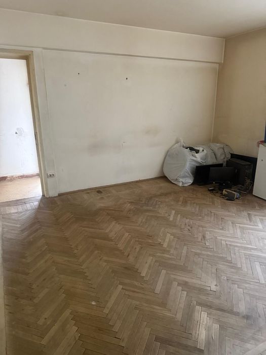 Vând Apartament 3 camere