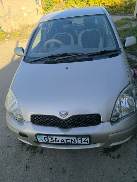 Toyota Vitz 2003г.